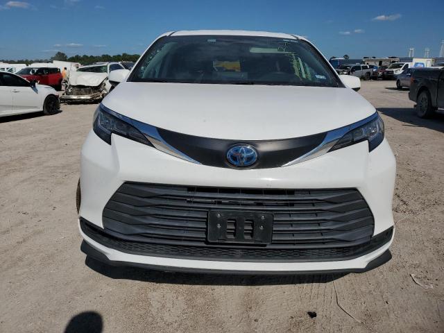 Photo 5 from auction – 2021 TOYOTA SIENNA LE with VIN 5TDKRKEC0MS042376