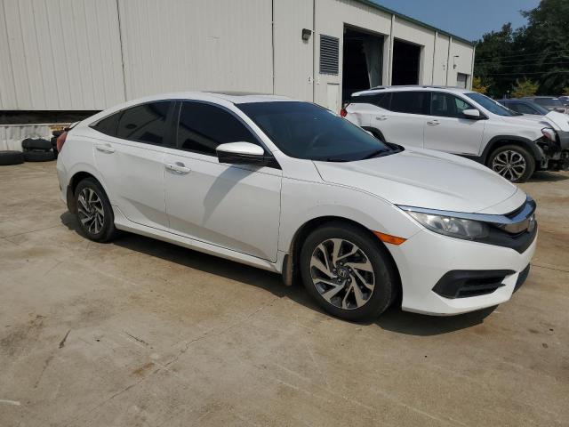 Photo 4 from auction – 2016 HONDA CIVIC EX with VIN 19XFC2F72GE063202