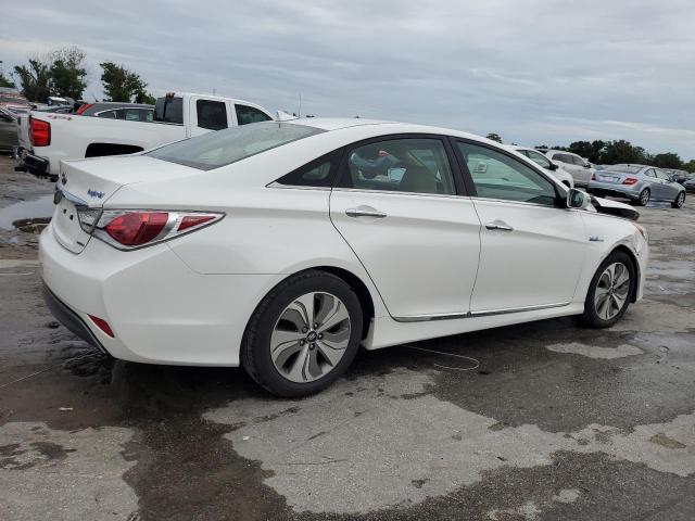 Photo 3 from auction – 2013 HYUNDAI SONATA HYB with VIN KMHEC4A45DA083930