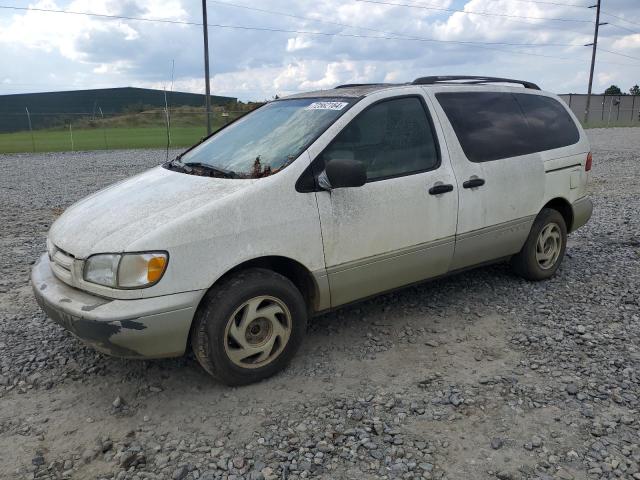 TOYOTA SIENNA LE 1998 with VIN 4T3ZF13C8WU014475 - Photo from auction