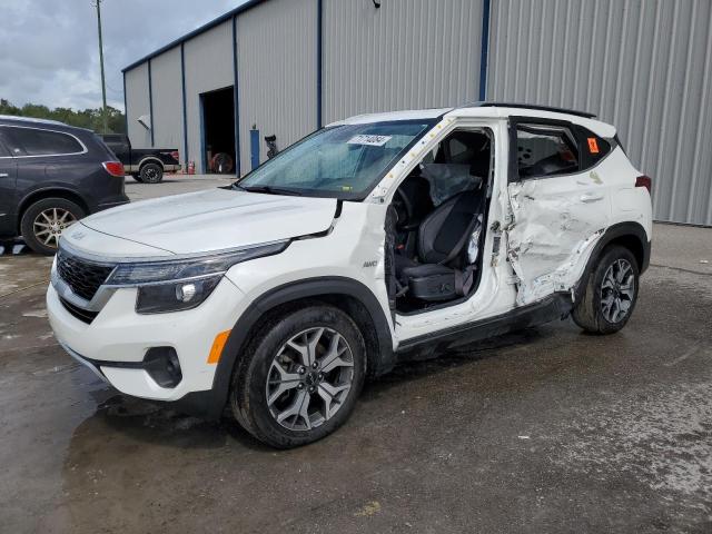 KIA SELTOS EX 2022 with VIN KNDERCAA0N7237252 - Photo from auction