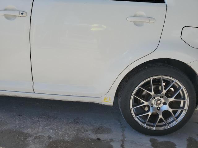 Photo 13 from auction – 2008 TOYOTA SCION with VIN JTLKE50E981007509