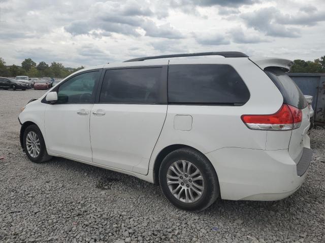 Photo 2 from auction – 2011 TOYOTA SIENNA XLE with VIN 5TDYK3DC4BS162331