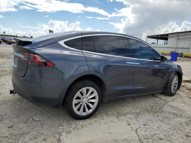Снимка 3 от търг – 2017 TESLA MODEL X с VIN 5YJXCBE21HF049555