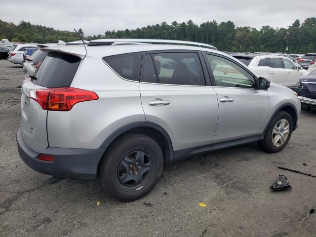 Photo 3 from auction – 2015 TOYOTA RAV4 LE with VIN JTMBFREVXFJ039844