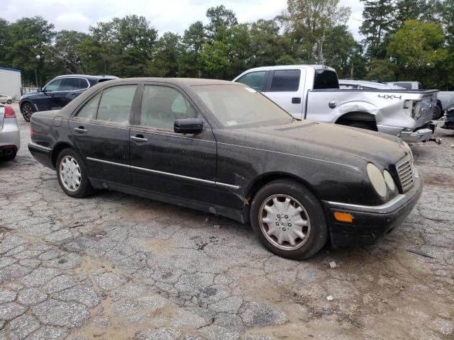 Photo 4 from auction – 2000 MERCEDES-BENZ E 320 with VIN WDBJF65H8XA946872