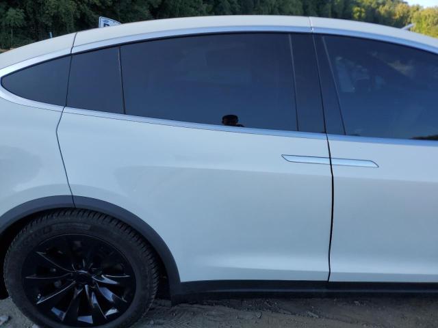 Photo 11 from auction – 2016 TESLA MODEL X with VIN 5YJXCBE21GF020426