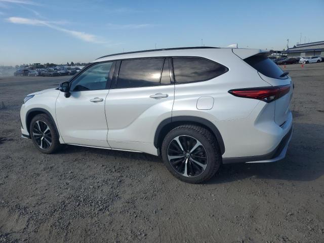 Photo 2 from auction – 2021 TOYOTA HIGHLANDER with VIN 5TDJZRBH3MS073108