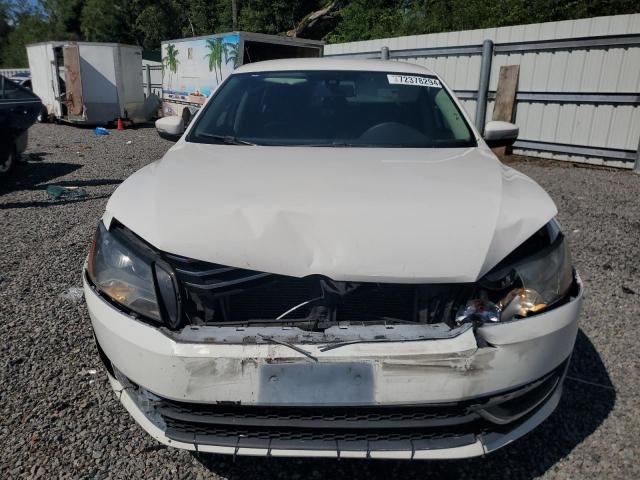 Photo 5 from auction – 2013 VOLKSWAGEN PASSAT S with VIN 1VWAP7A33DC105425