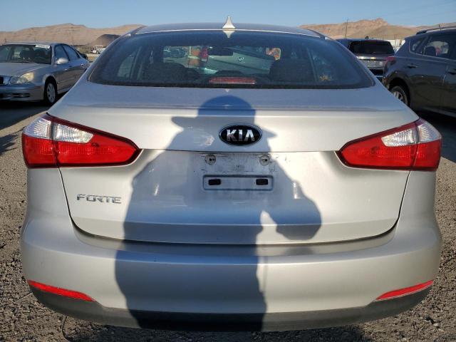 Photo 6 from auction – 2016 KIA FORTE LX with VIN KNAFK4A6XG5551397