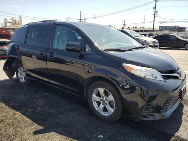 Photo 4 from auction – 2018 TOYOTA SIENNA LE with VIN 5TDKZ3DC3JS933667