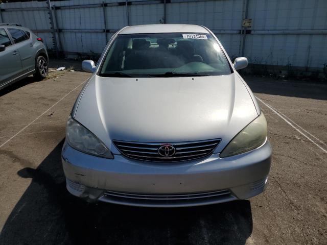 Photo 5 from auction – 2005 TOYOTA CAMRY LE with VIN 4T1BE30K75U991707