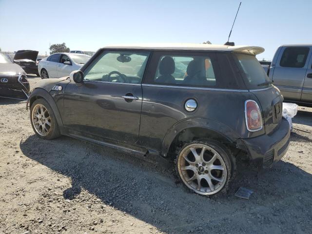Photo 2 from auction – 2007 MINI COOPER S with VIN WMWMF73597TL86570