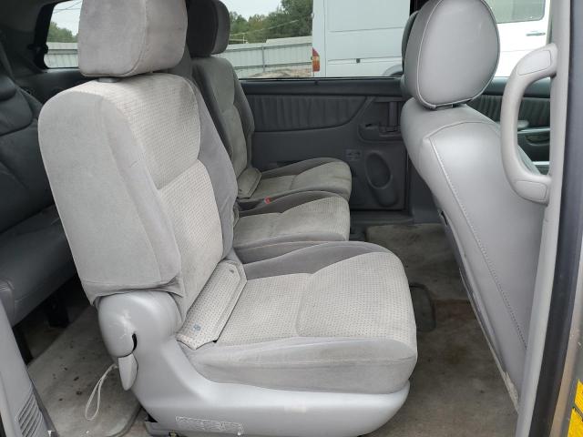 Photo 11 from auction – 2010 TOYOTA SIENNA CE with VIN 5TDKK4CCXAS340299