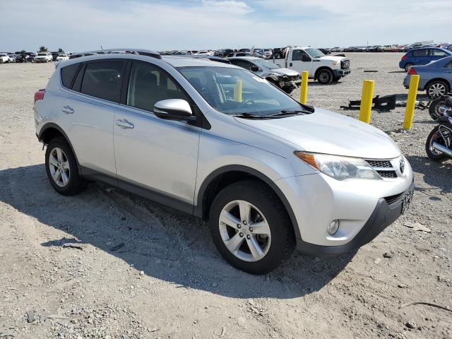 Photo 4 from auction – 2014 TOYOTA RAV4 XLE with VIN JTMRFREV2ED074485