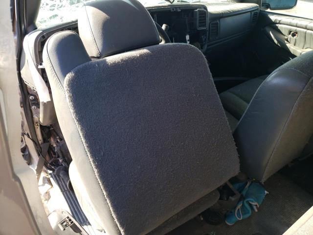 Photo 8 from auction – 2004 CHEVROLET SILVERADO with VIN 1GCEC19VX4E383570