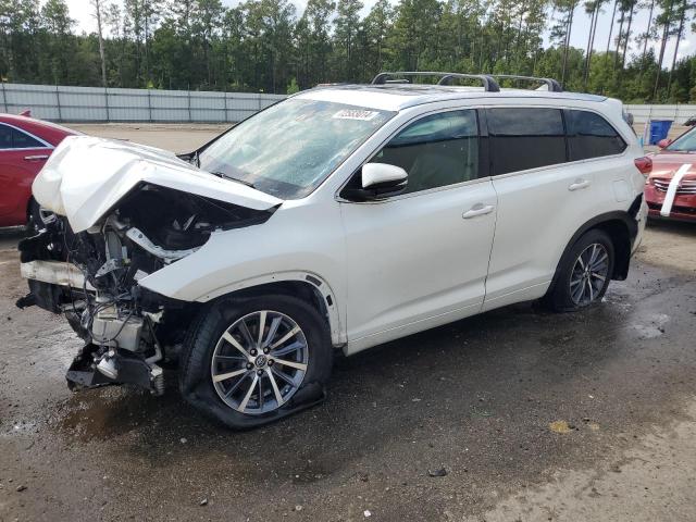 TOYOTA HIGHLANDER 2017 with VIN 5TDJZRFH7HS392351 - Photo from auction