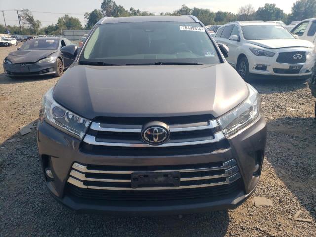Фото 5 с аукциона – 2017 TOYOTA HIGHLANDER с VIN 5TDDZRFH9HS365326