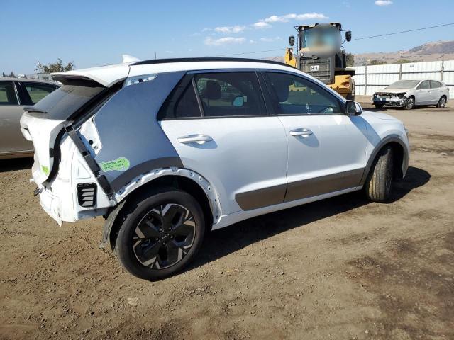 Photo 3 from auction – 2023 KIA NIRO WAVE with VIN KNDCT3L11P5015582