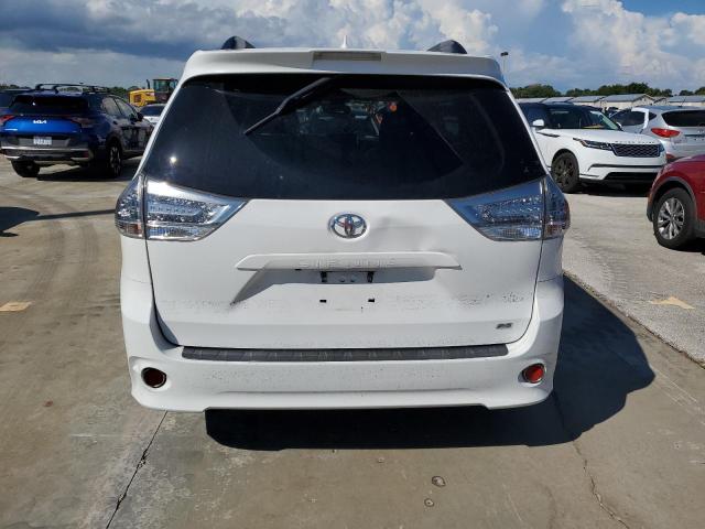 Photo 6 from auction – 2018 TOYOTA SIENNA SE with VIN 5TDXZ3DC4JS924904