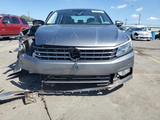 Photo 5 from auction – 2017 VOLKSWAGEN PASSAT SEL with VIN 1VWCT7A32HC068751