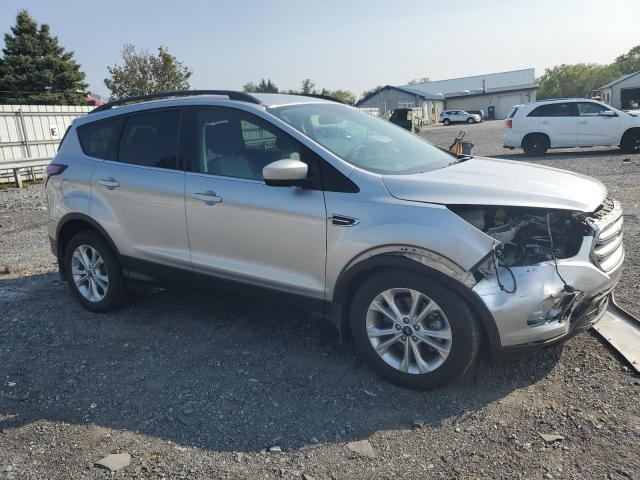 Photo 4 from auction – 2017 FORD ESCAPE SE with VIN 1FMCU9GD1HUB94987