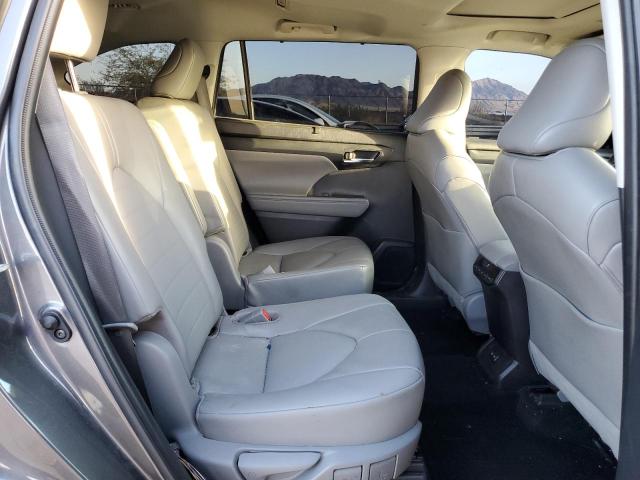 Photo 11 from auction – 2022 TOYOTA HIGHLANDER with VIN 5TDHZRBH4NS573732