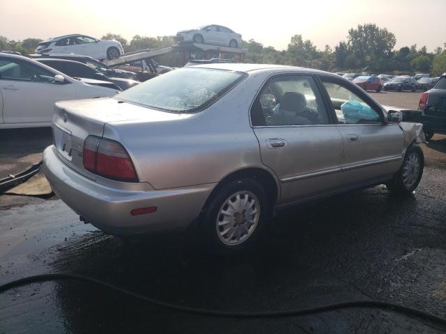 Photo 3 from auction – 1997 HONDA ACCORD EX with VIN 1HGCD5652VA253129
