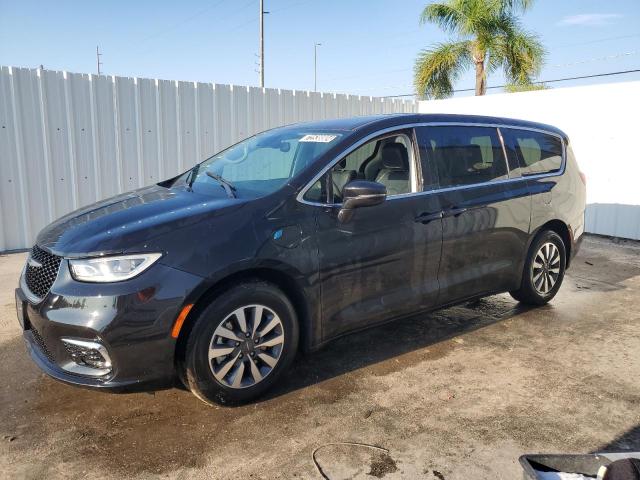 CHRYSLER PACIFICA H 2022 with VIN 2C4RC1L7XNR143614 - Photo from auction