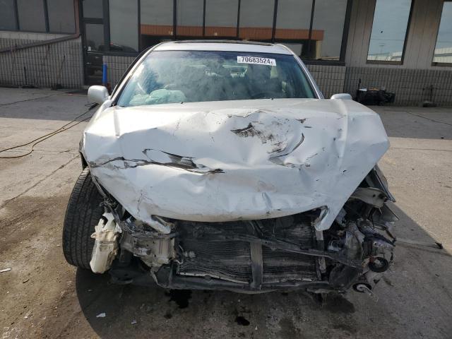 Photo 5 from auction – 2004 TOYOTA CAMRY LE with VIN 4T1BF30K84U071452