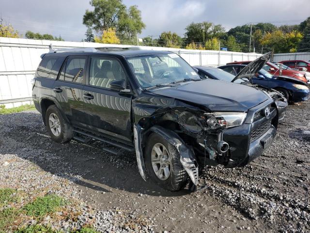 Photo 4 from auction – 2018 TOYOTA 4RUNNER SR with VIN JTEBU5JR9J5601561