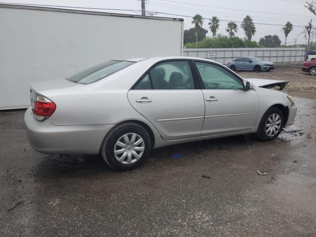 Photo 3 from auction – 2005 TOYOTA CAMRY LE with VIN 4T1BE32K15U959607