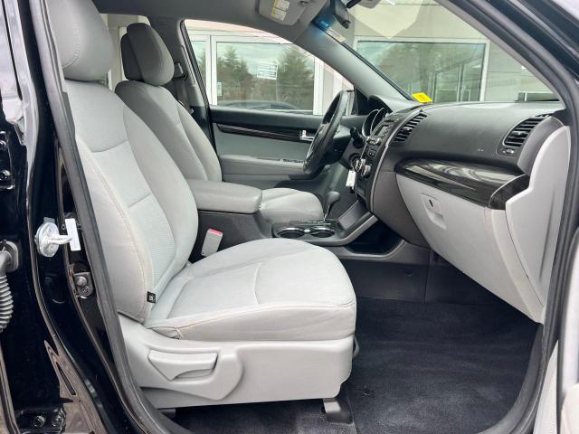 Photo 5 from auction – 2013 KIA SORENTO LX with VIN 5XYKTDA67DG345648