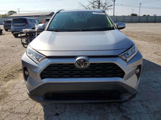 Photo 5 from auction – 2019 TOYOTA RAV4 XLE with VIN JTMP1RFV4KD025644