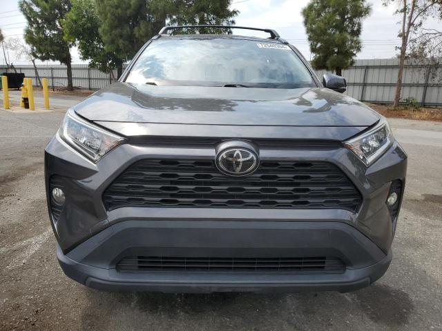 Photo 5 from auction – 2019 TOYOTA RAV4 XLE with VIN JTMW1RFV5KD025597
