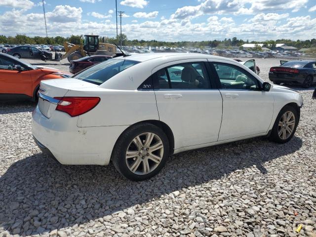 Photo 3 from auction – 2013 CHRYSLER 200 LX with VIN 1C3CCBAB2DN698219