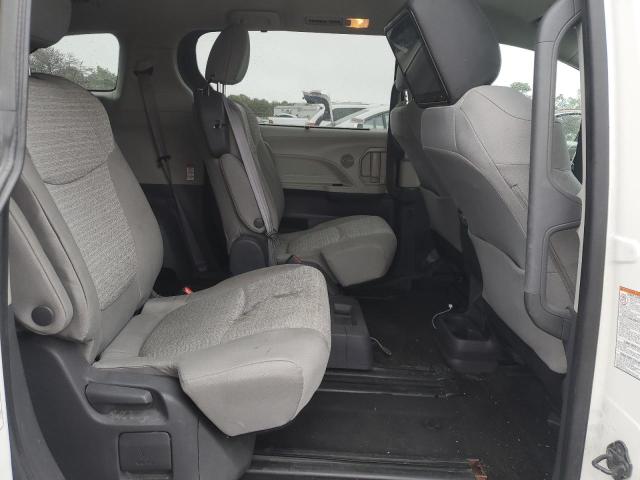 Photo 11 from auction – 2021 TOYOTA SIENNA LE with VIN 5TDKRKEC7MS041578