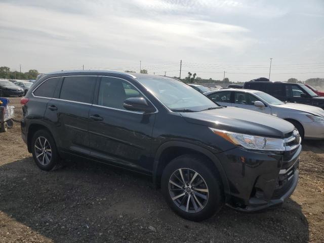 Photo 4 from auction – 2017 TOYOTA HIGHLANDER with VIN 5TDJZRFH8HS397624