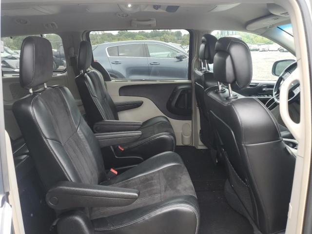 Photo 11 from auction – 2014 CHRYSLER TOWN & COU with VIN 2C4RC1CG8ER330060
