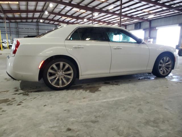 Photo 3 from auction – 2019 CHRYSLER 300 TOURIN with VIN 2C3CCAAG8KH679198