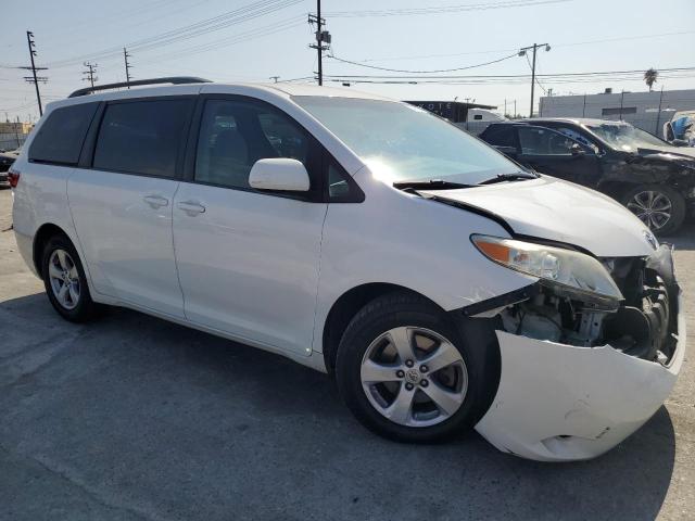 Photo 4 from auction – 2015 TOYOTA SIENNA LE with VIN 5TDKK3DC1FS641267