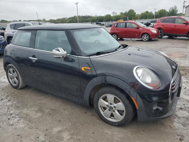 Photo 4 from auction – 2017 MINI COOPER with VIN WMWXP5C38H2G60591