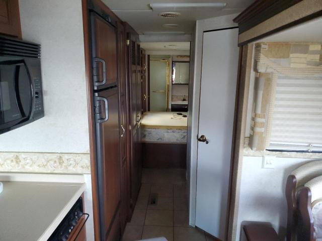 Photo 6 from auction – 2004 WORKHORSE CUSTOM CHASSIS MOTORHOME with VIN 5B4MP67G743387112