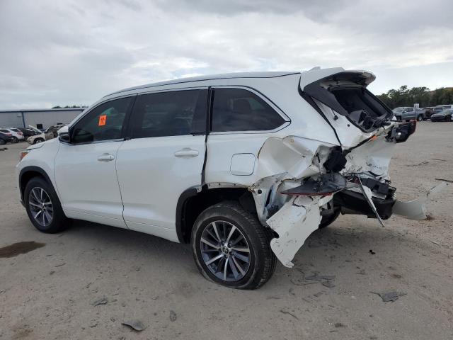 Снимка 2 от търг – 2017 TOYOTA HIGHLANDER с VIN 5TDJZRFH7HS455643