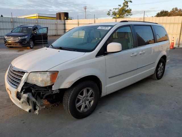 CHRYSLER TOWN & COU 2010 with VIN 2A4RR5D16AR285351 - Photo from auction