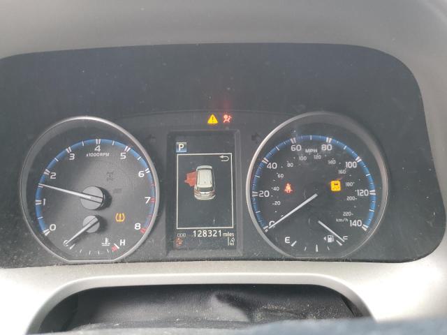 Photo 9 from auction – 2018 TOYOTA RAV4 LE with VIN 2T3ZFREV1JW499712