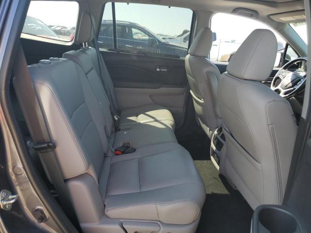 Photo 11 from auction – 2019 HONDA PILOT TOUR with VIN 5FNYF5H97KB003063