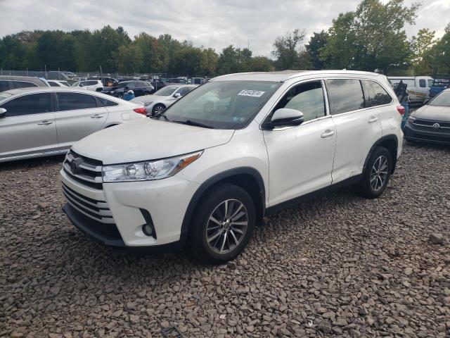 TOYOTA HIGHLANDER 2019 with VIN 5TDJZRFH8KS917473 - Photo from auction