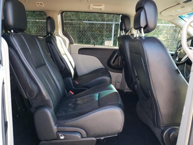Photo 11 from auction – 2014 CHRYSLER TOWN & COU with VIN 2C4RC1BG4ER475467