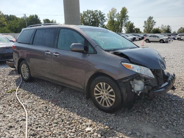 Photo 4 from auction – 2015 TOYOTA SIENNA XLE with VIN 5TDYK3DC3FS612802
